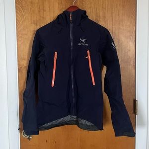 ARC’TERYX GORETEX Beta LT rain jacket